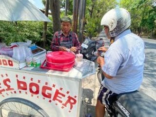 Menginspirasi, Dulu Penjual Es Kini Punya Harta Rp7 Triliun