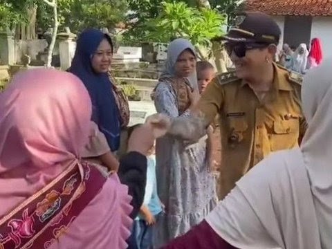 Kepala Desa Hoho Alkaf Bertato Tapi Dianggap Bekerja oleh Warga