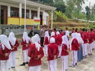 Dua Polisi Ini Dirikan SMK Gratis, Menabung 14 Tahun