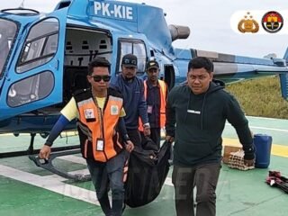 Proses Evakuasi Jenazah Pendaki di Gunung Cartenz Pyramid Berhasil Dilakukan