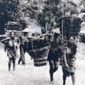 Buruh Gendong Arang Puluhan Kilometer Demi Upah Rp350
