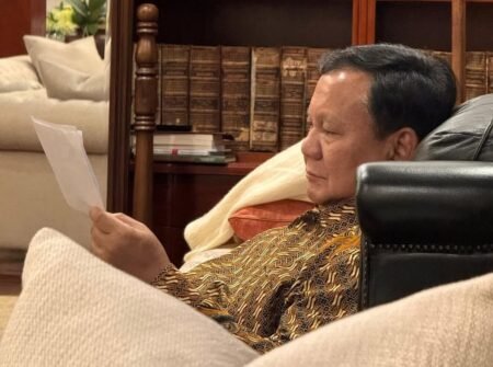Siswa Sekolah Rakyat Cibinong Tulis Surat Menyentuh untuk Presiden Prabowo
