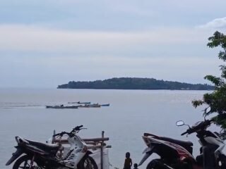 Balap Perahu Katinting di Bontosikuyu Selayar Berlangsung Meriah