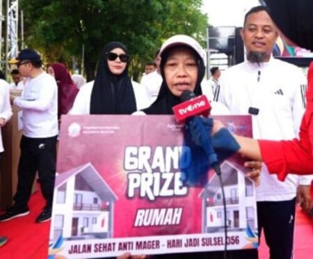 Rezeki Tak Terduga, Ibu Rumah Tangga Ini Bawa Pulang Rumah dari Jalan Sehat Sulsel