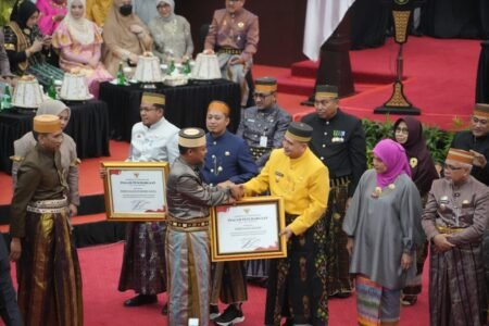 Pemkot Makassar Cetak Prestasi Gemilang, Boyong 3 Penghargaan di Hari Jadi Sulsel