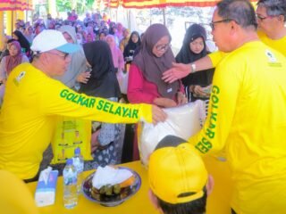Pasar Murah Golkar Selayar Diserbu Warga, 500 Paket Sembako Ludes dalam Hitungan Jam