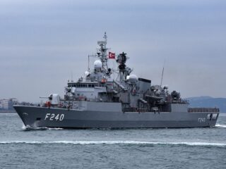 TNI Siapkan Mudik Gratis Pakai Kapal Perang ke Selayar