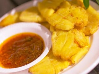 Sanggara Peppe Khas Makassar Bertemu Sambal Tarasia di Tengah Kota Selayar