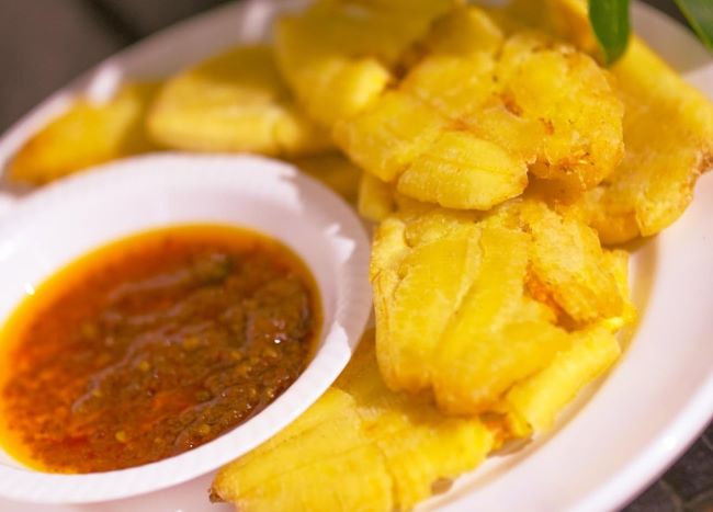 Pisang Peppe Khas Makassar Hadir di terasBUKABACA, Sambal Tarasia Jadi Penentu Rasa